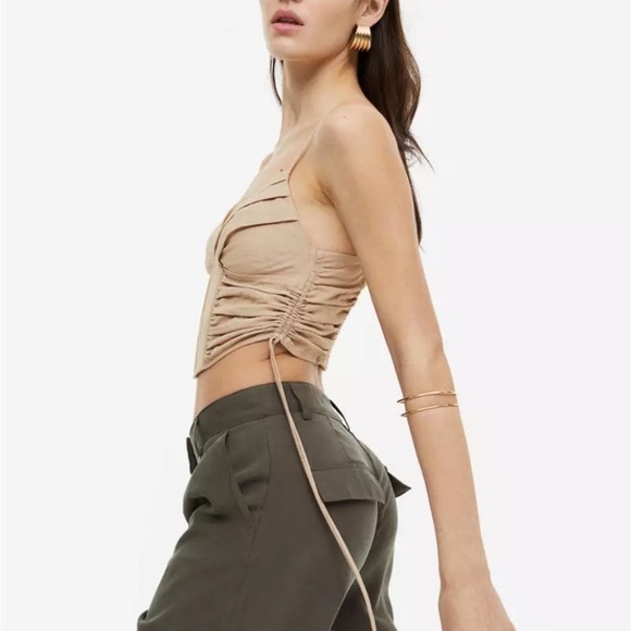 H&M women’s Beige cropped corset style tank top size large - Picture 5 of 12